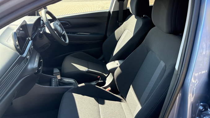 Hyundai i20 1.0T GDi Premium 5dr DCT Petrol Hatchback - Image 29